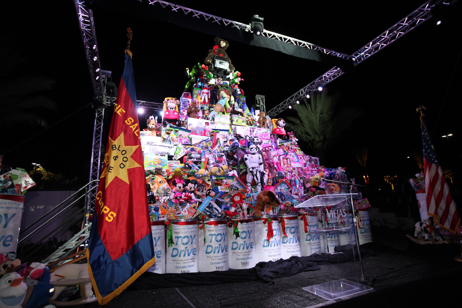 Viejas Band collects more than 17K toys at holiday casino drive