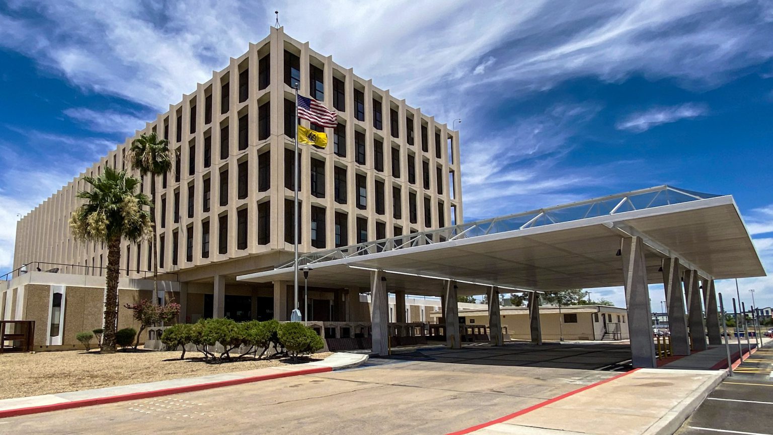 Indian Country Today Indian Health Service Shuts Down Birthing Center 